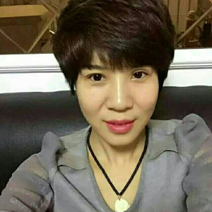 温柔大方的莉莉