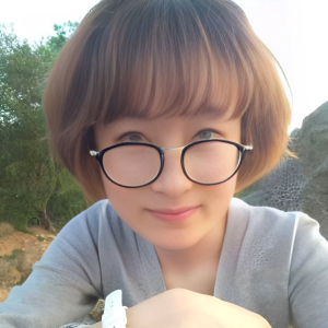 很红的初蓝