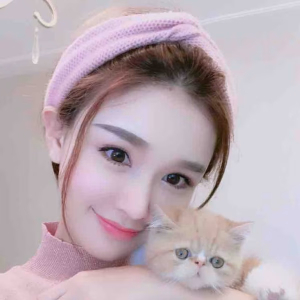 小小、资料本人