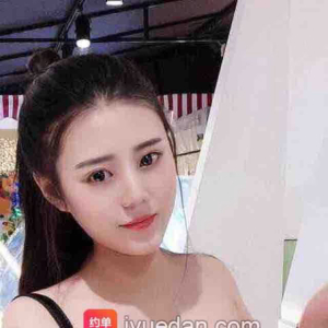 丰姿冶丽哒吕采清