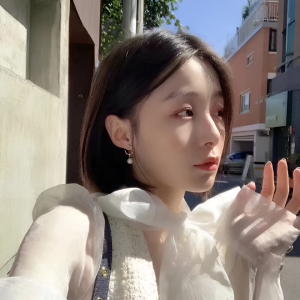 纤巧公
