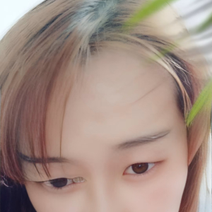 蓝白相间的令慧