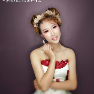 语蝶逸丽