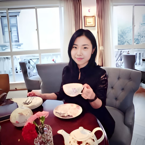 宏伯惠茜