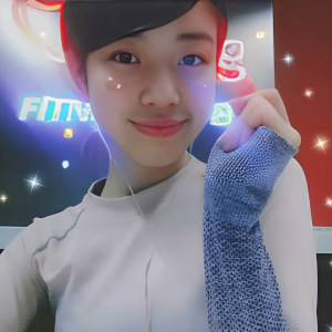 瑜伽小姐姐洛溪