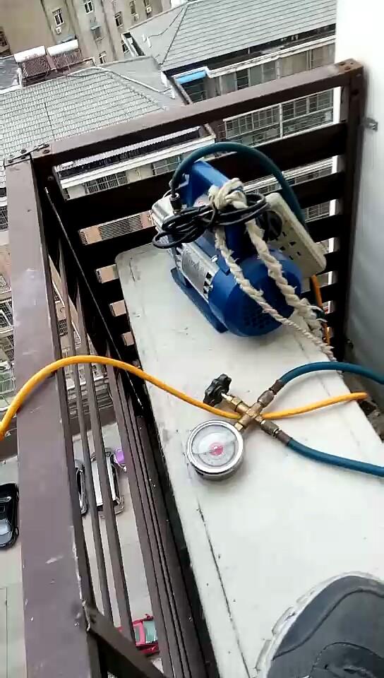 专业服务20年上门维修空调 移机加氟 清洗保