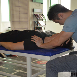肩颈腰背评估、改善体验课